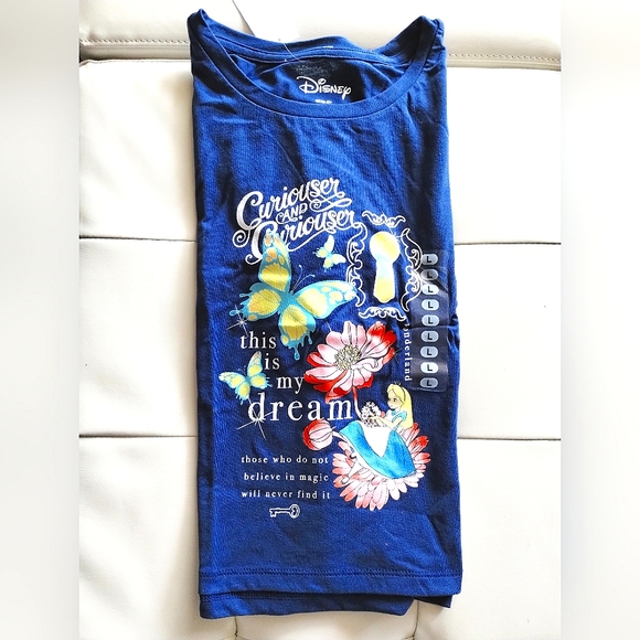 NWT Disney Alice in Wonderland Juniors Crop T shirt/Tee - Picture 1 of 16